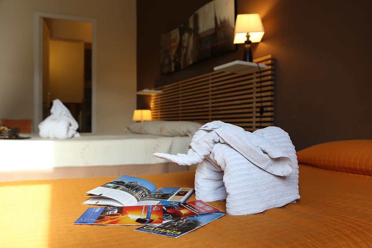 Le 3 B Bed & Breakfast Catania Ngoại thất bức ảnh